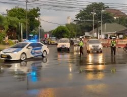 Respons Cepat Laporan 110, Satlantas Polres Wonogiri Kawal Pasien dari Jatisrono ke RS dr. Oen Solo Baru