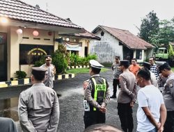 Polsek Porong Gelar Apel PAM Malam Takbir, Pastikan Situasi Aman dan Kondusif