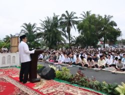 Ribuan Warga Sholat Id di Halaman Stadion Sukung, Hamartoni: Lampung Utara Milik Kita Semua