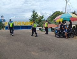 Ribuan Wisatawan Padati Pantai Paranggupito saat Liburan Lebaran