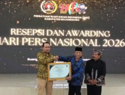 Kacab SH Terate Bojonegoro Terima Penghargaan dari PWI atas Dedikasi Pencak Silat