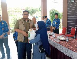Bapanas dan Bulog Salurkan Bantuan Pangan di Kota Blitar, 18.175 PBB Terima Beras serta Minyak Goreng di Tengah Efisiensi Anggaran