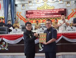 Hamartoni Ahadis Sampaikan Pendapat Akhir Rencana Tata Ruang Wilayah Lampura