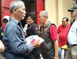 2000 Karung Beras Ludes Digeruduk Warga dalam Baksos di Vihara Thien San Thien Shia