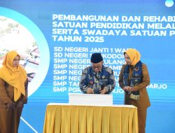 Pemerintah Pusat Perkuat Pendidikan di Sidoarjo, 45 Sekolah Terima Revitalisasi dan 1.577 Smartboard
