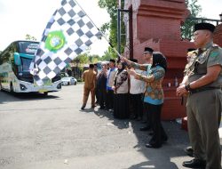 1.239 CJH Asal Sidoarjo Diberangkatkan ke Tanah Suci, Wabup Mimik Pimpin Talbiyah
