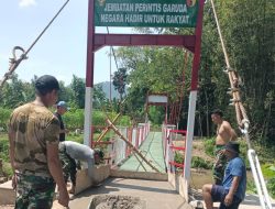 TNI dan Rakyat Gotong Royong Sukseskan Pembangunan Jembatan Perintis Garuda Tahap III di Ponorogo