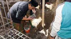 Peletakan Batu Pertama Pembangunan Kembali Masjid Terbakar, Wagub Jateng jadi Imam Salat Jumat di Tenda Darurat