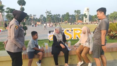 Polwan Polresta Sidoarjo Humanis dalam Pengamanan Car Free Day di Alun-alun