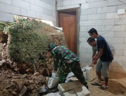 Bencana Tanah Longsor Timpa Rumah Warga, Anggota Kodim Ponorogo Gerak Cepat Kerja Bakti