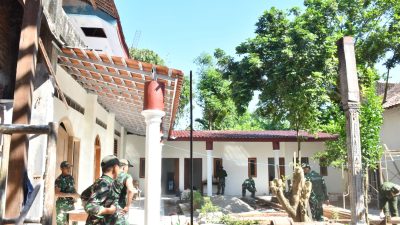 Rehab Panti Asuhan Kanzul Huda Ponorogo, TNI dan Rakyat Kerja Maksimal