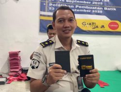 Lapas Kelas IIA Sidoarjo Bekali Warga Binaan Keterampilan Produksi Cover Paspor Bernilai Ekonomis