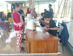 Pemdes Macan Putih Salurkan 1.815 Bantuan Sembako untuk Keluarga Miskin