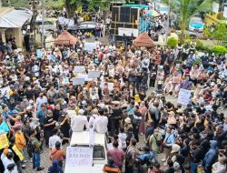 Ribuan Masa dari FMJM Gelar Aksi Didepan Kantor DPRD Jember, Dukung dan Kawal Program Pemerintah Pusat