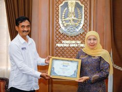 Gubernur Jatim Terima JMSI Jatim Award 2026, Ini Pesan  Khofifah Indar Parawansa