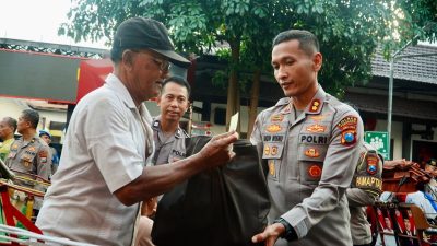 Hari Bhayangkara ke-80, Polres Ponorogo Salurkan Ratusan Paket Bansos untuk Masyarakat