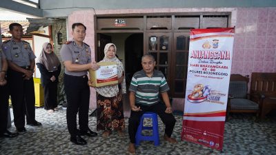 Peringati Hari Bhayangkara ke-80, Kapolres Bojonegoro Anjangsana ke Purnawirawan dan Personel Sakit