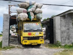 Warga Desa Puger Kulon Keluhkan Polusi dari Pabrik Pres Plastik yang Diduga Tidak Kantongi Ijin