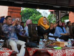 Ribuan Masyarakat Tumpah Ruah Saksikan Kirab Budaya Mojo Bangkit Hari Jadi Kota Mojokerto ke-108
