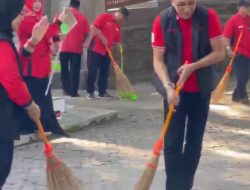 DPC PDI-Perjuangan Kabupaten Mojokerto dan PAC Gelar Bhakti Sosial di Situs Siti Inggil, Serta Doa Bersama