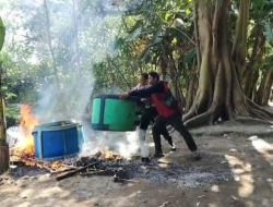 Gerak Cepat Tindak Laporan Warga, Polsek Tulangan Musnahkan Arena Sabung Ayam