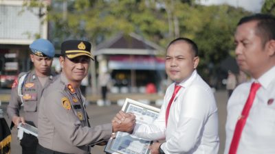 Kasat Reskrim Polres Sampang Raih Penghargaan Kapolres Usai Ungkap Kasus Asusila 27 Tersangka dan Curanmor 31 TKP