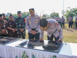 Pimpin Upacara Peningkatan Tipe Polresta Klaten, Kapolda Jateng Tegaskan Pelayanan kepada Masyarakat Harus Semakin Profesional dan Humanis