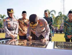 Kapolda Jateng Kukuhkan Peningkatan Tipe Polresta Batang, Tegaskan Peningkatan Status Harus Diiringi Pelayanan yang Semakin Profesional dan Responsif