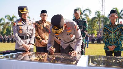 Kapolda Jateng Kukuhkan Peningkatan Tipe Polresta Batang, Tegaskan Peningkatan Status Harus Diiringi Pelayanan yang Semakin Profesional dan Responsif