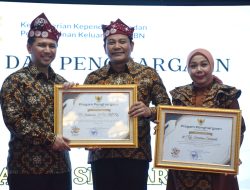 Bupati dan Ketua TP PKK Sidoarjo Raih Penghargaan Nasional, Komitmen Turunkan Stunting dan Perkuat Ketahanan Keluarga