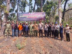 Polsek Sukorejo bersama KPH Sampung Pasang Banner Larangan Bakar Hutan dan Lahan