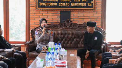 Ajak Jaga Kerukunan dan Jogo Bojonegoro, Kapolres AKBP Yenni Diarty Sambangi Padepokan PSHT