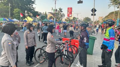 Polwan Polresta Sidoarjo Hadirkan Pengamanan Humanis di CFD, Wujudkan Rasa Aman dan Nyaman bagi Masyarakat