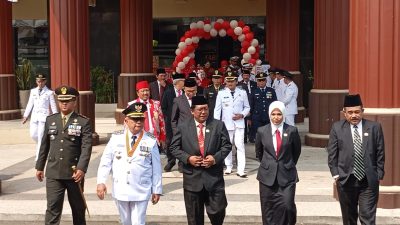 Peringati HUT Kemerdekaan ke-81, Ketua DPRD Kabupaten Blitar Mendapat Kehormatan Membaca Teks Proklamasi