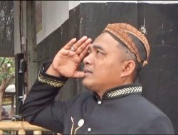 Warga Goemoek Emas Gelar Upacara HUT RI ke-81 di Bangunan Stasiun Era Kolonial Belanda
