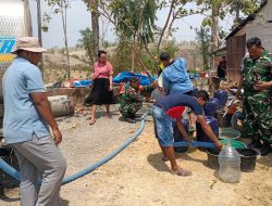 Tanggap Krisis Kekeringan, Kodim Bojonegoro Salurkan 6 Ribu Liter Air Bersih untuk Warga Kedungsari Temayang