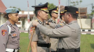 Polres Blitar Gelar Upacara Sertijab Wakapolres dan Kasat Reskrim