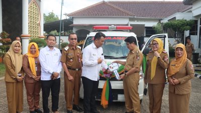 Dukung Layanan Gawat Darurat, PT Sinergi Gula Nusantara Serahkan Ambulans ke Pemkab Lampura