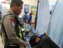 Polisi Sigap Evakuasi Korban Laka Lantas ke Rumah Sakit