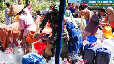 Kodim Bojonegoro Salurkan 77 ribu Liter Air Bersih ke Wilayah Kekeringan
