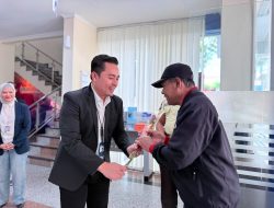 Rayakan Hari Pelanggan Nasional, Branch Office Head BRI Blitar Yudika Hanafi Menyapa Nasabah