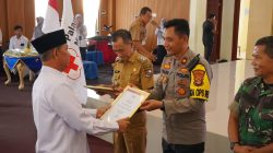 HUT PMI ke-81, Wakapolres Lampung Utara Terima Penghargaan dari PMI