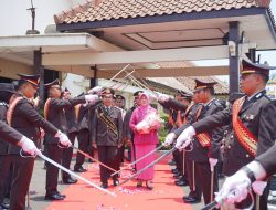 Polres Lampura Gelar Tradisi Pelepasan Personel Purnabakti Tahun 2026