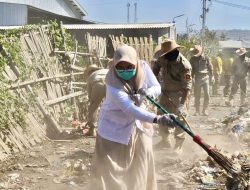 Anggota Komisi C DPRD Jatim Hj. Hermin Laksanakan Gerakan Indonesia ASRI di Kecamatan Puger
