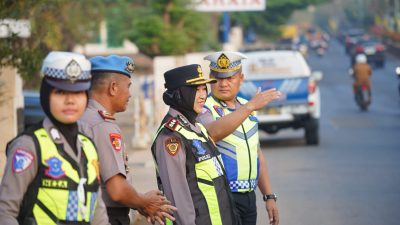 Wujud Pelayanan Humanis, Kapolres Lampura AKBP Raswidiati Pantau Langsung Arus Lalu Lintas