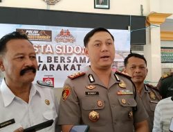 Kapolresta Sidoarjo Ajak Warga Rangkah Kidul Perkuat Kamtibmas melalui Cangkrukan S.A.S