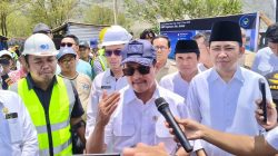 Menteri Kelautan dan Perikanan Meninjau Progres Pembangunan Kampung Nelayan Merah Putih dan Tambak di Jember