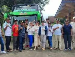 Kepala Desa se-Kabupaten Mojokerto Lakukan Aksi Damai ke Gedung DPR RI, Tuntut Masa Jabatan 9 Tahun