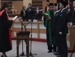 Tiga Pimpinan DPRD Kab. Mojokerto Dilantik, Hj. Ayni Zuroh Ketua, H. Khoirul Amin dan H. Winajat Wakil Ketua