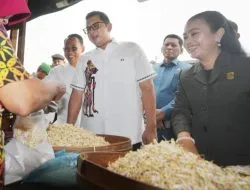 Pastikan Ketersediaan Kebutuhan Pokok Jelang Nataru, PJ Walikota Bersama Ketua DPRD Kota Mojokerto Sidak di Pasar Tanjung